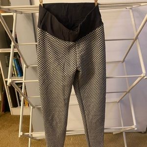 Grey scrunch butt leggings